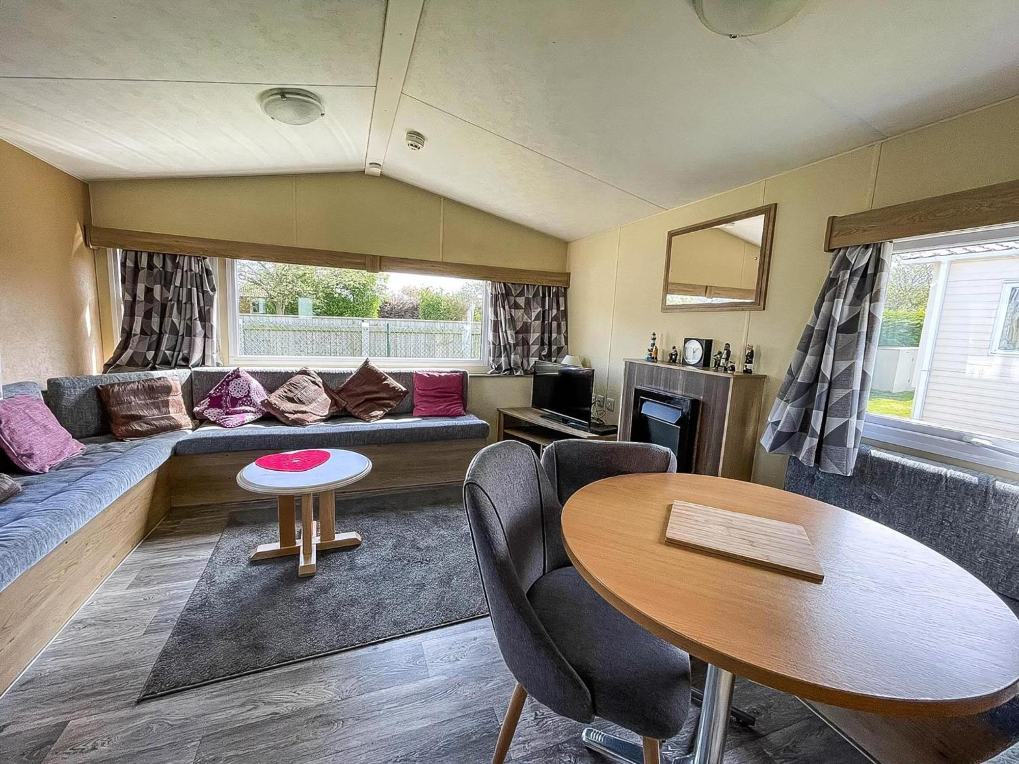 Lovely 6 Berth Caravan At Sunnydale Holiday Park Ref 35375S Louth  ภายนอก รูปภาพ