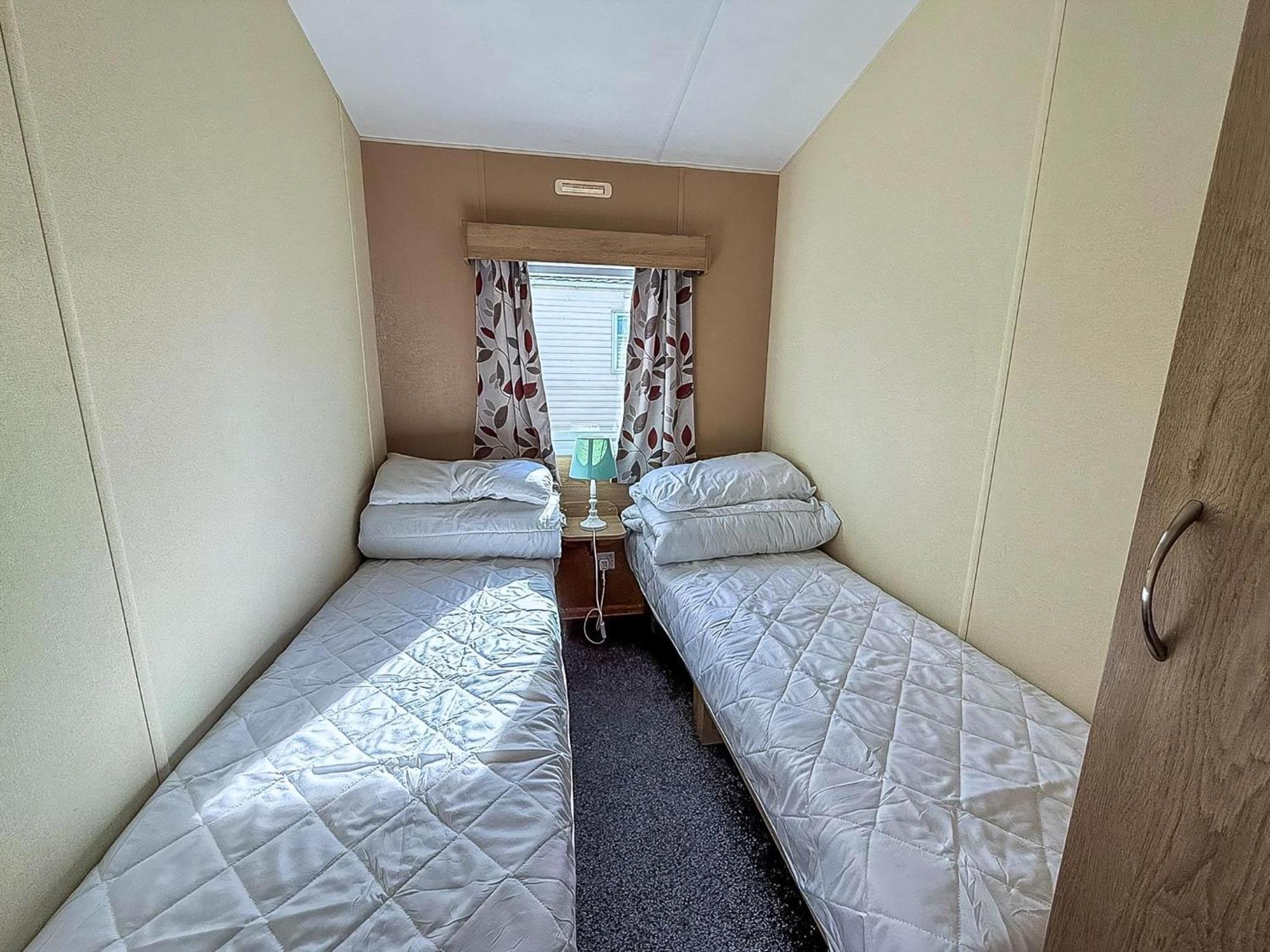 Lovely 6 Berth Caravan At Sunnydale Holiday Park Ref 35375S Louth  ภายนอก รูปภาพ