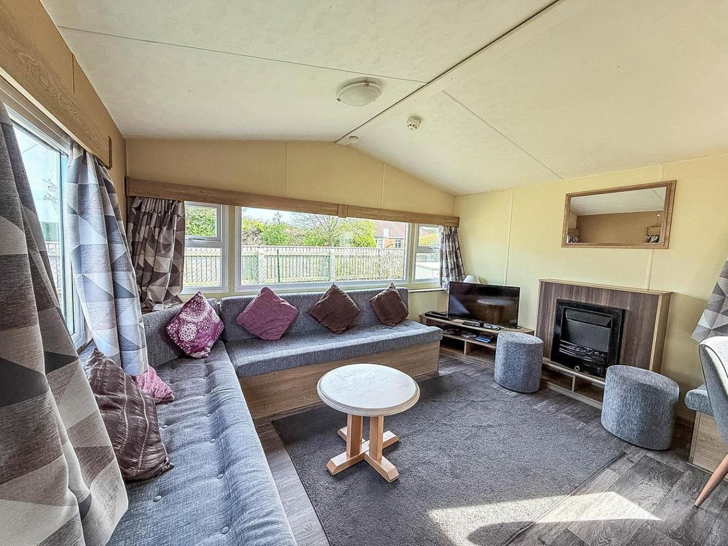 Lovely 6 Berth Caravan At Sunnydale Holiday Park Ref 35375S Louth  ภายนอก รูปภาพ